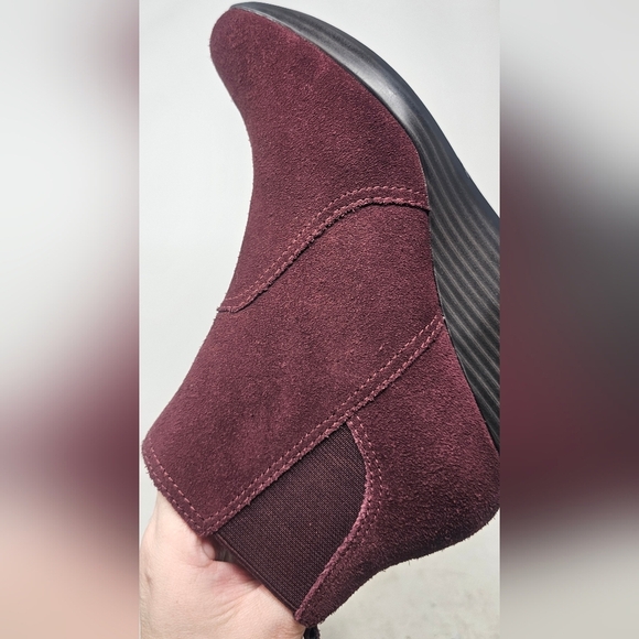 Clarks Collection Women's Burgandy Suede Wedge Heel Ankle Boot Size 5.5M - Picture 8 of 15
